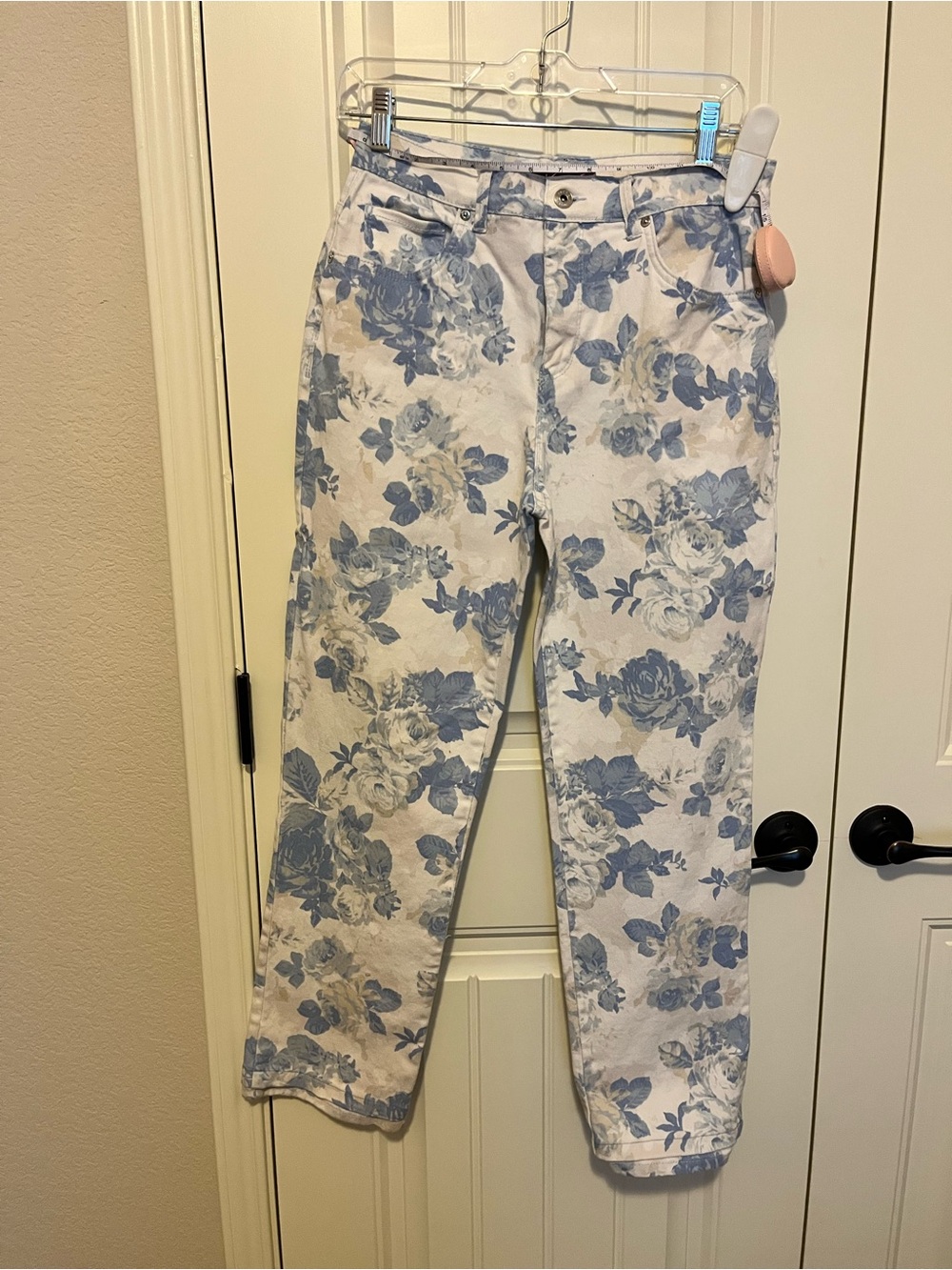 Gloria Vanderbilt Amanda Classic Floral Print Jeans Blue & White Size 8